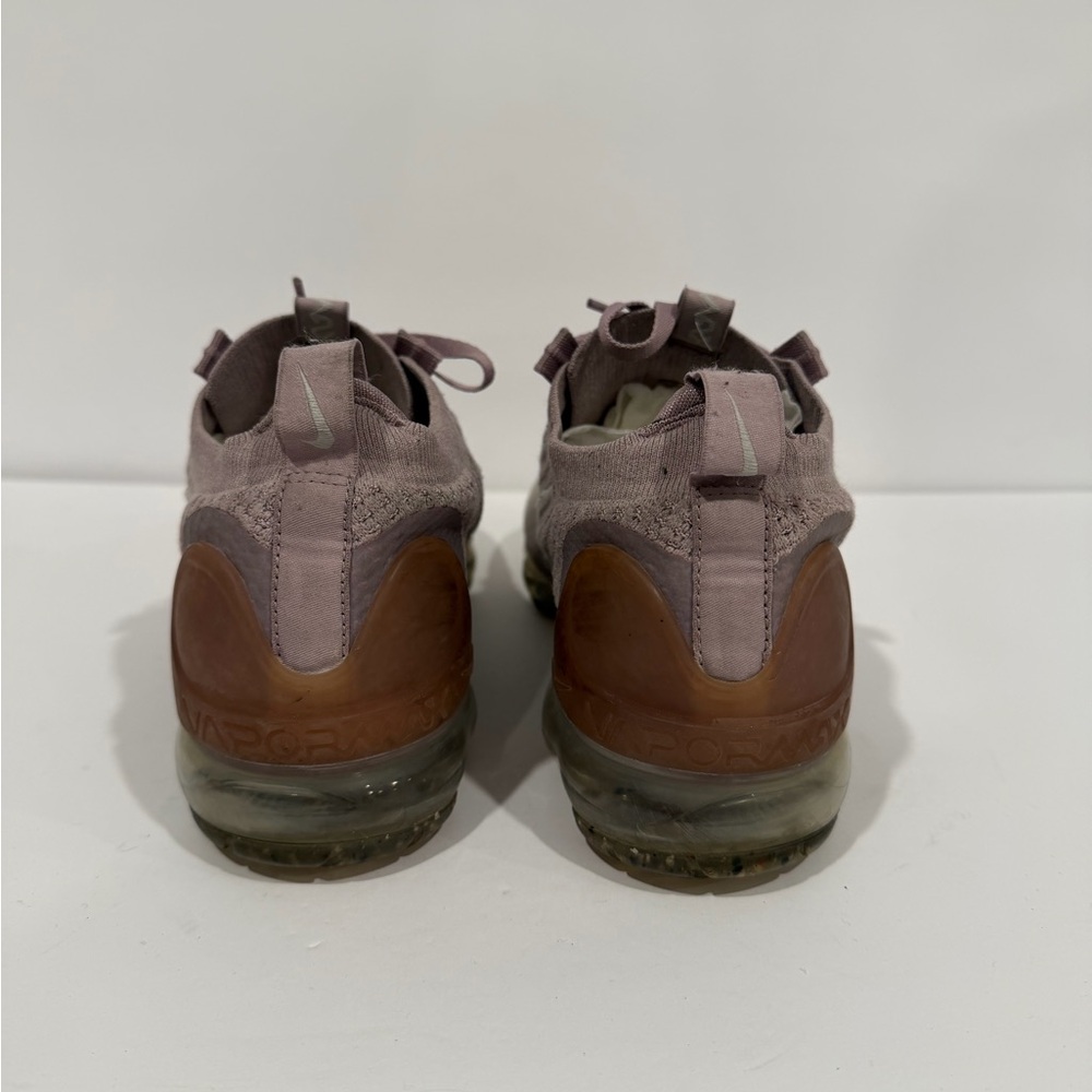 Nike Women's Mauve Sneakers - Picture 5 of 5